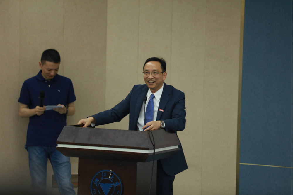 图二 王立忠老师_meitu_2.jpg 图二 王立忠老师_meitu_2.jpg